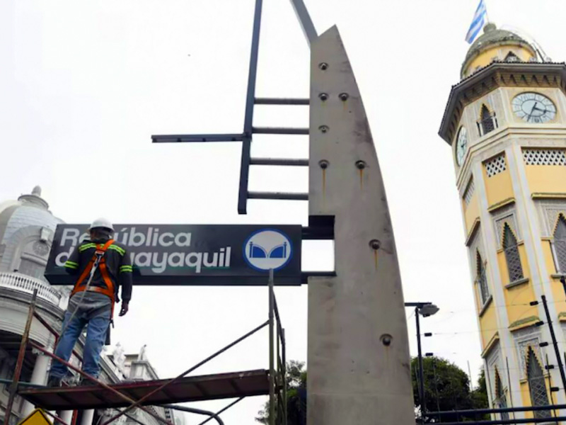 Ya existe la ‘República de Guayaquil’, en un tramo de la calle 10 de Agosto