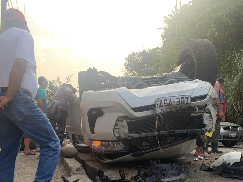 Trágico accidente en Balsapamba: niño de 9 años fallece tras volcadura de camioneta