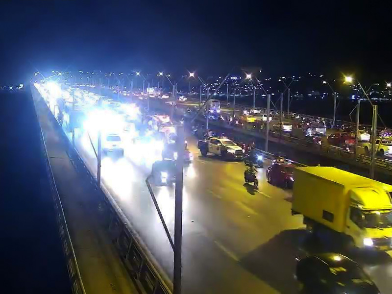 Una persona cae al río tras choque en el Puente de la Unidad Nacional