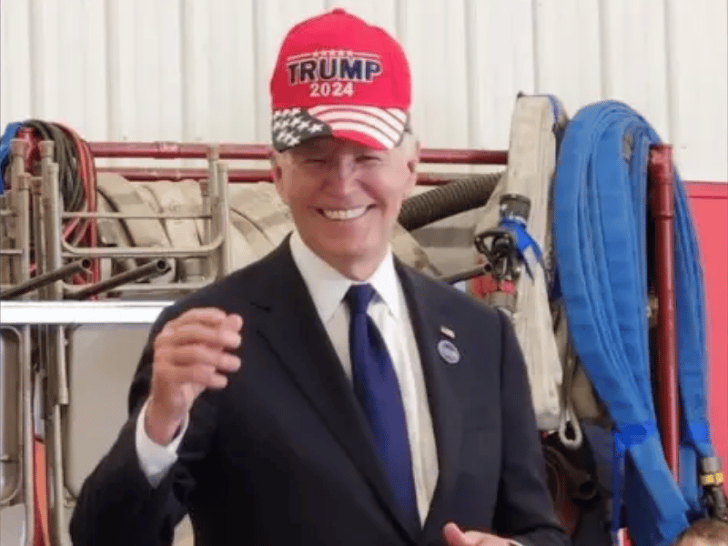 Biden se pone gorra de Trump durante un evento en Shanksville, Pensilvania