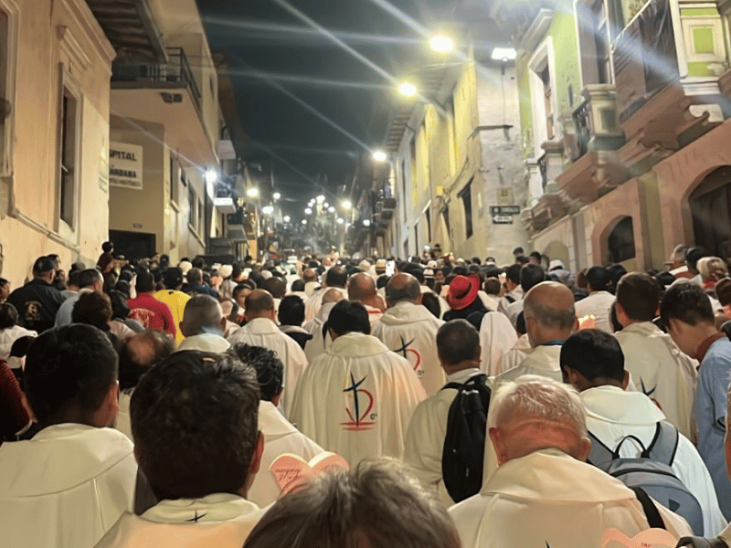 Más de 5.000 fieles celebran la Santa Eucaristía en Quito