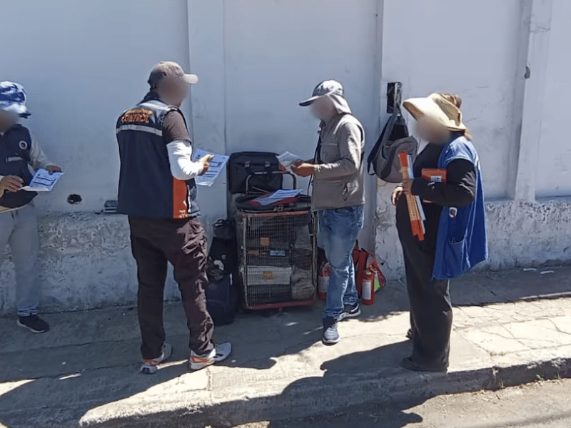 Video viral denuncia estafas de foqueros en centros de revisión técnica de Quito