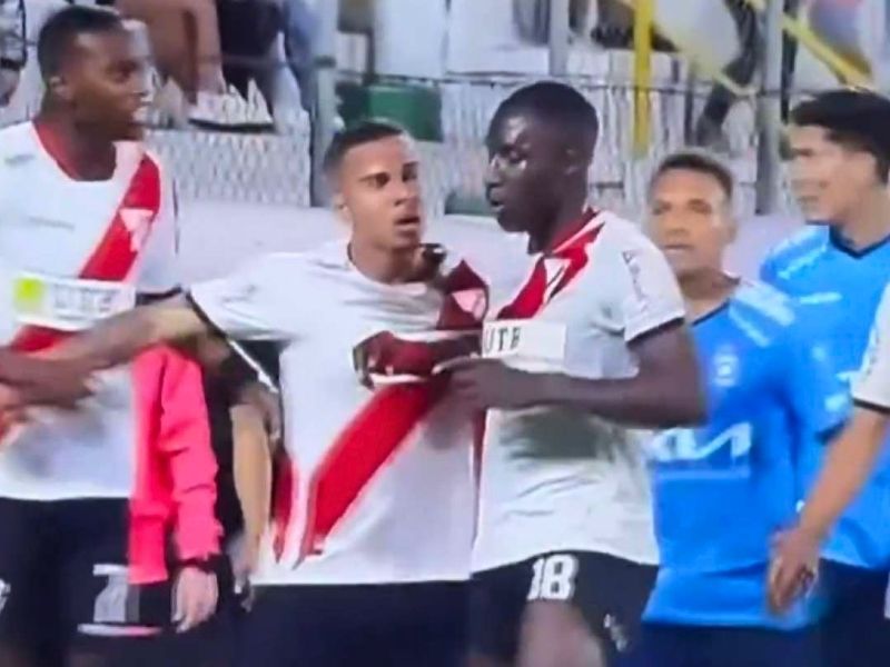 Luis Caicedo se retiró de la cancha por insultos racistas