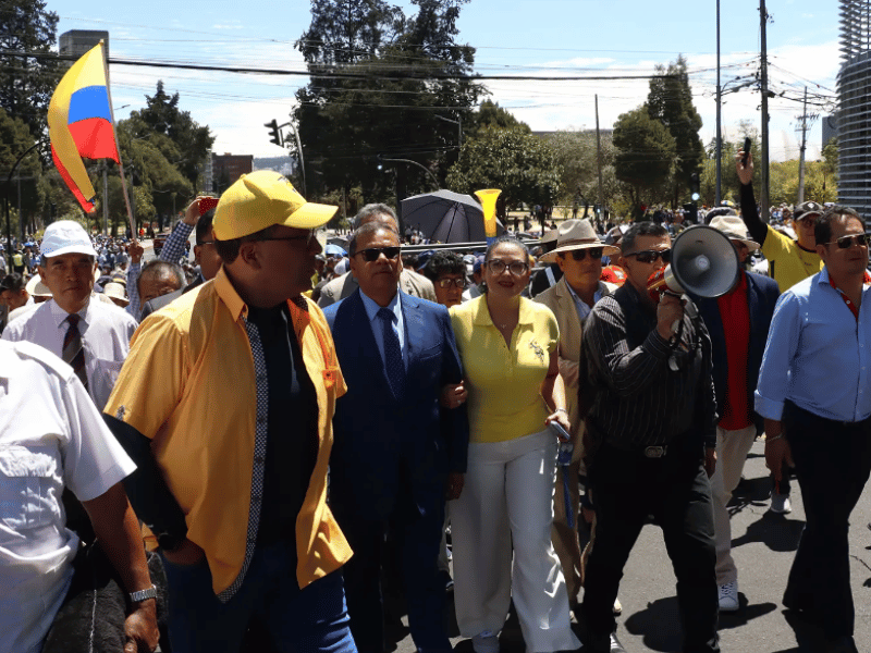 Taxistas protestan en Quito contra fallo que favorece a apps de transporte