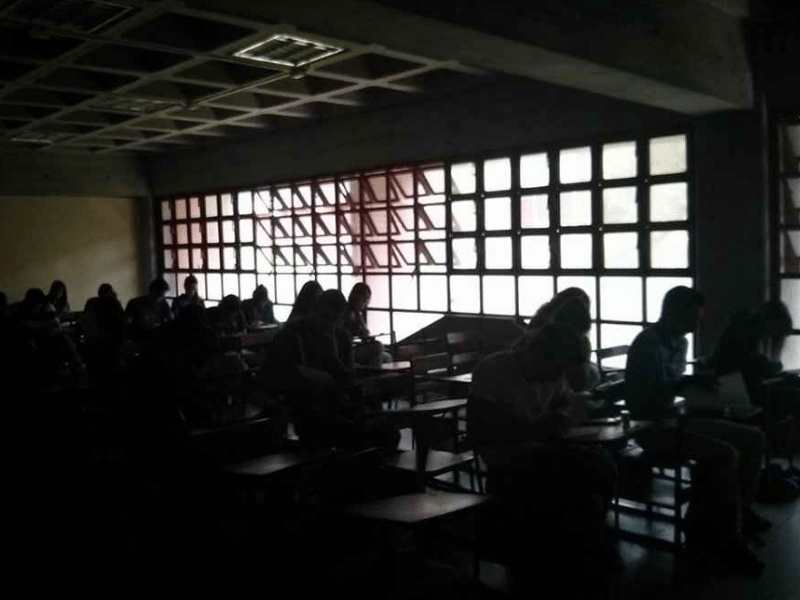 Educación dispone tareas que no requieran luz ni internet ante los apagones