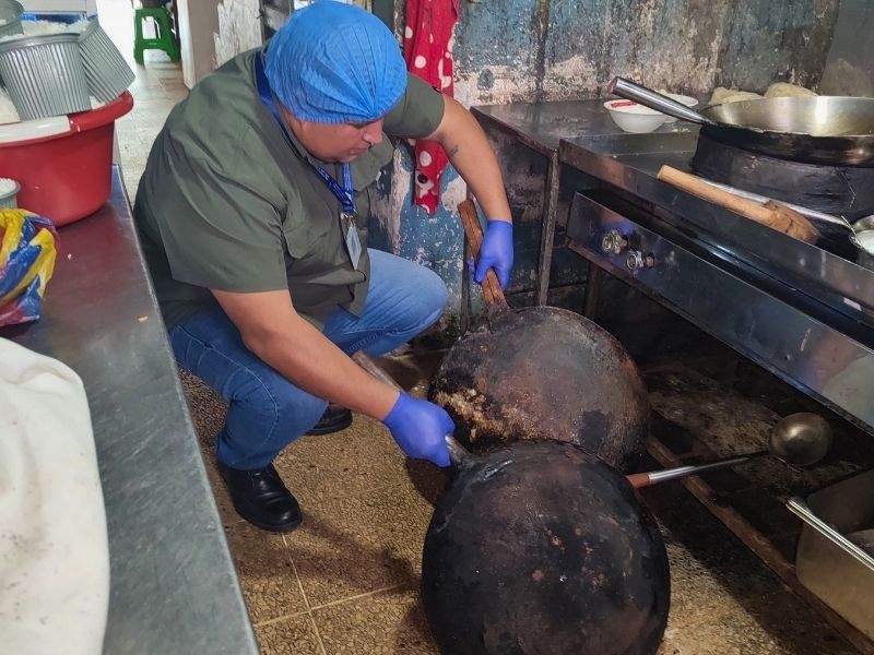 Cucarachas y heces de roedor fueron encontradas en dos chifas de Bucay