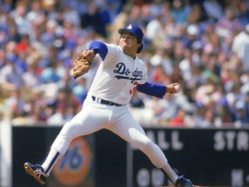 Muere la exsuperestrella de las Grandes Ligas Fernando Valenzuela a los 63 años 