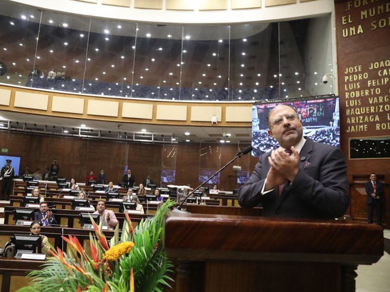 Henry Kronfle se despidió de la Asamblea