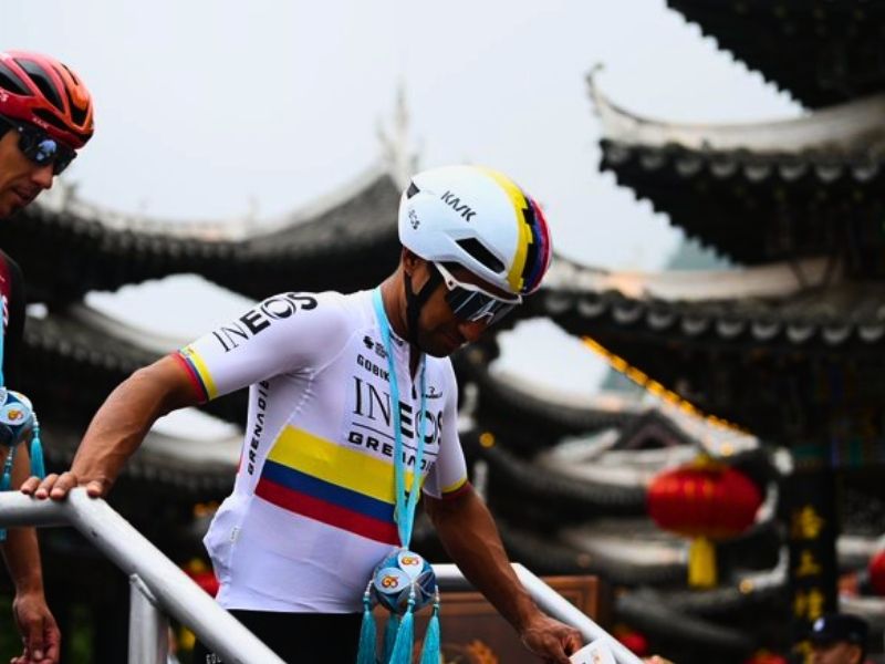 Jhonatan Narváez se retira del Tour de Guangxi tras una caída