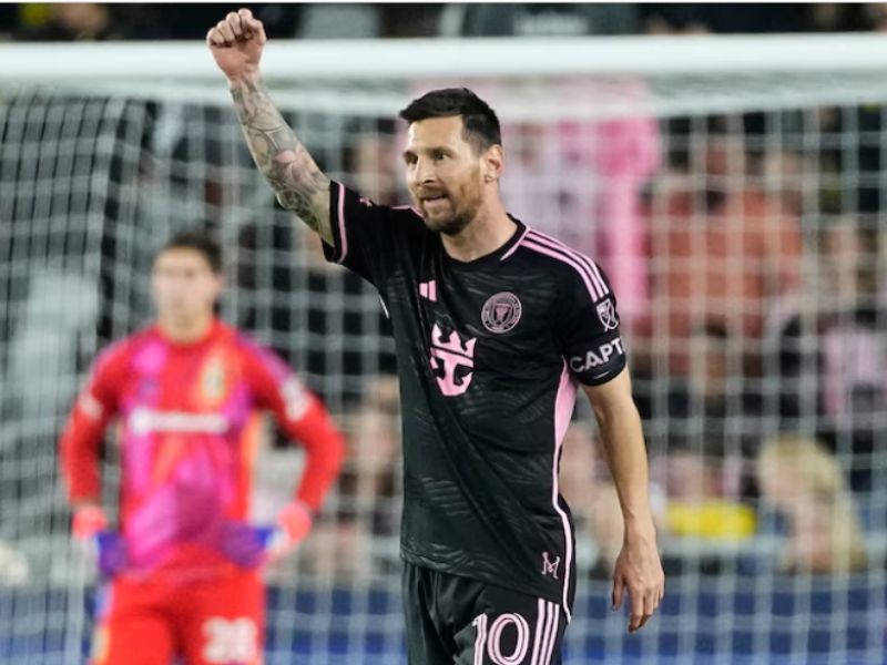 Messi, intratable: anotó un hat-trick en once minutos para la goleada del Inter Miami