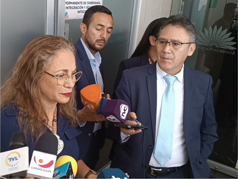 Pierina Correa expresa sospechas sobre las coincidencias en las decisiones de Construye 