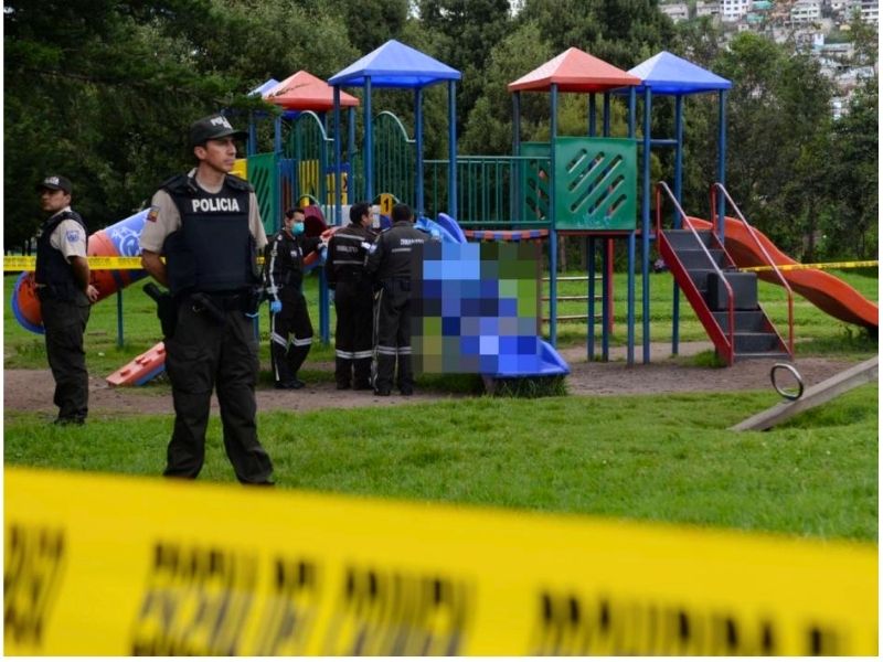 Niño de 4 años en coma tras caer de un juego infantil en una escuela de Guayaquil