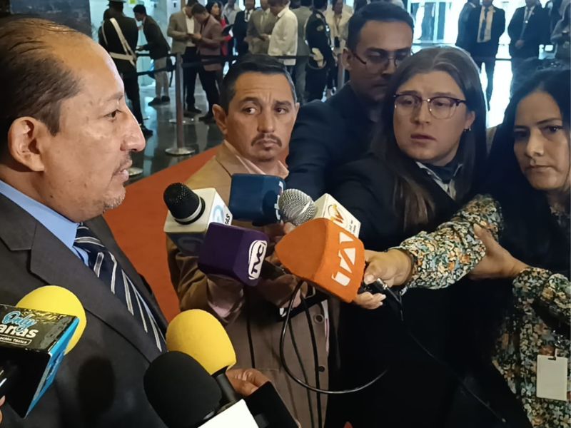 Asambleísta pide fiscalizar a las telefónicas 