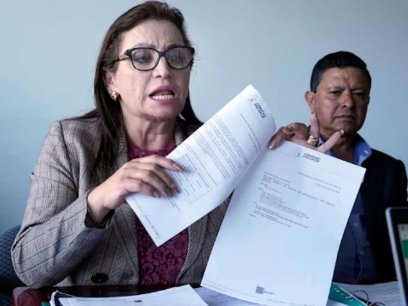 Rosa Argudo, exfuncionaria del IESS, presenta acción legal por despido ineficaz