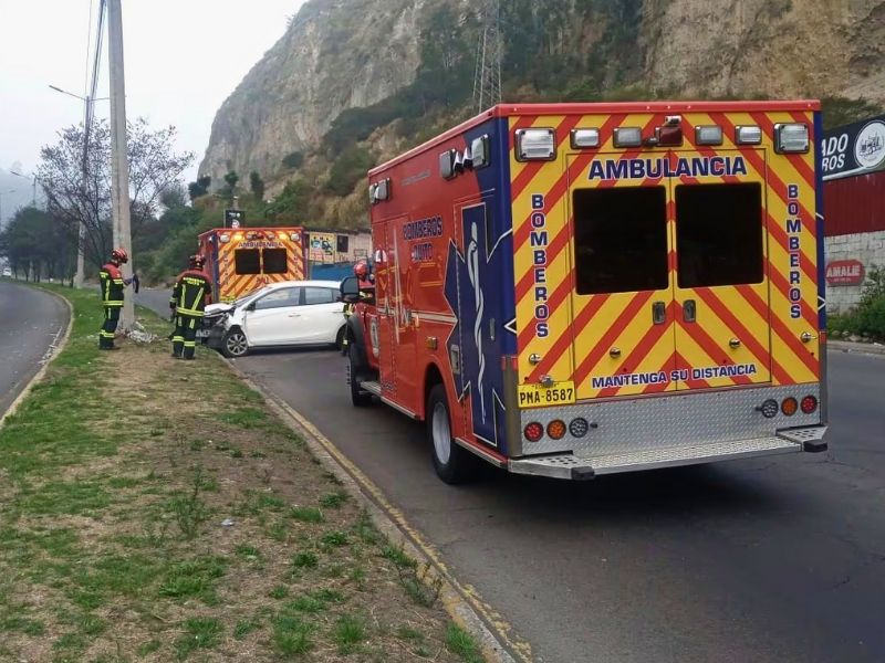 Accidente de tránsito en la avenida Simón Bolívar deja cuatro heridos