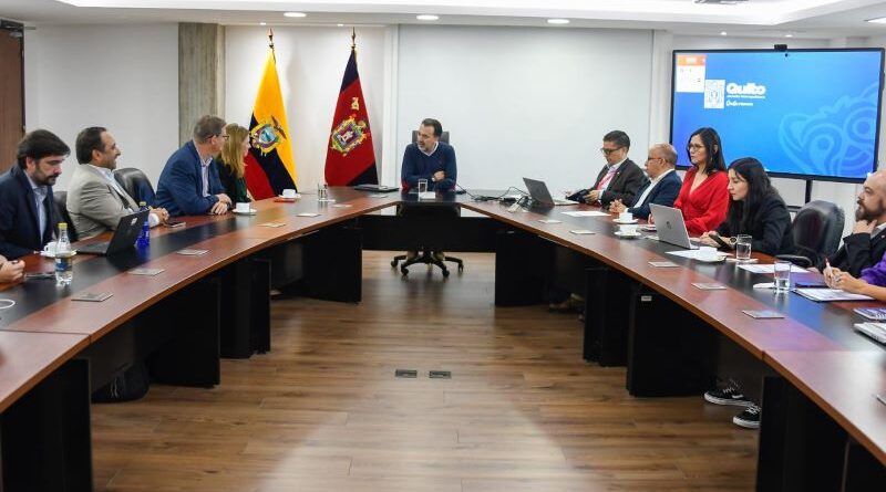 Pabel Muñoz planteó la extensión del Metro de Quito al Banco Mundial