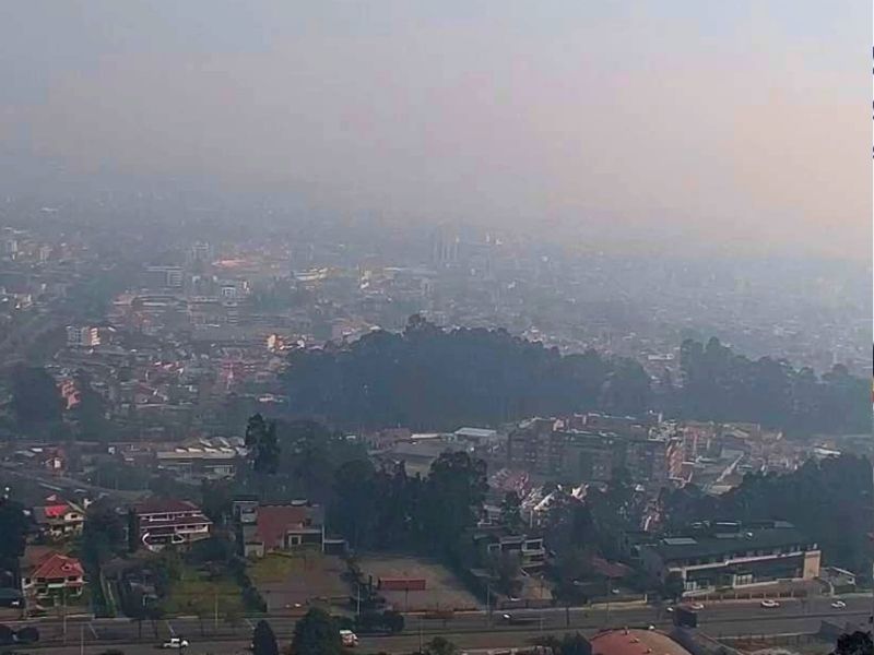 La calidad del aire en Cuenca y Loja es crítica por los incendios forestales