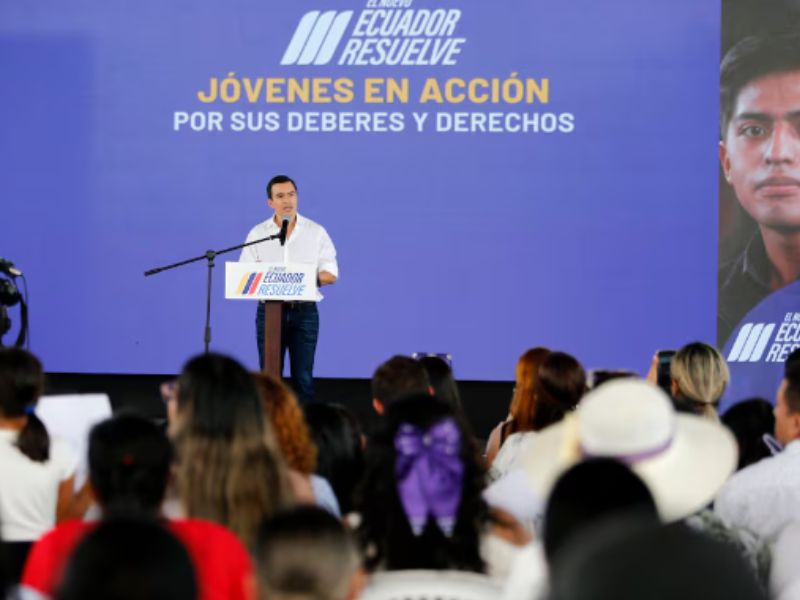 El Gobierno ‘recluta’ jóvenes voluntarios a cambio de bono de 400 dólares 