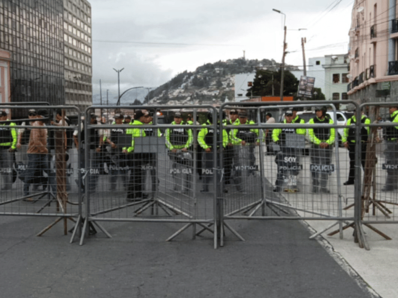 Manifestantes se concentran en Quito en rechazo al Gobierno y la crisis energética