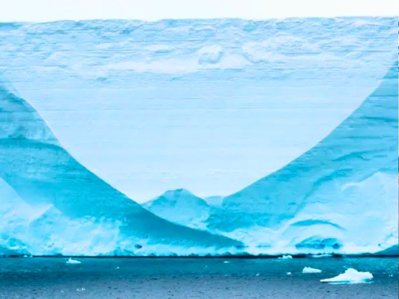 Cómo el iceberg más grande del mundo se convirtió en noticia y acabó transformando el océano que lo rodeaba