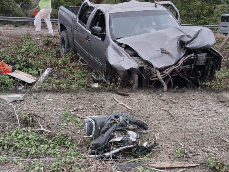 Jama: Carro tipo camioneta impacta a una moto y deja una persona fallecida