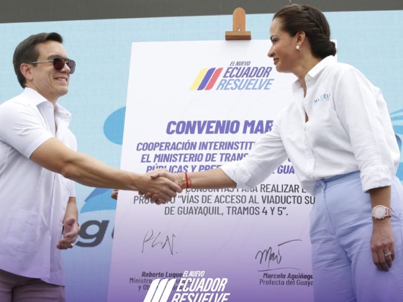  Noboa y Aguiñaga se lanzan loas en aniversario de la provincia del Guayas