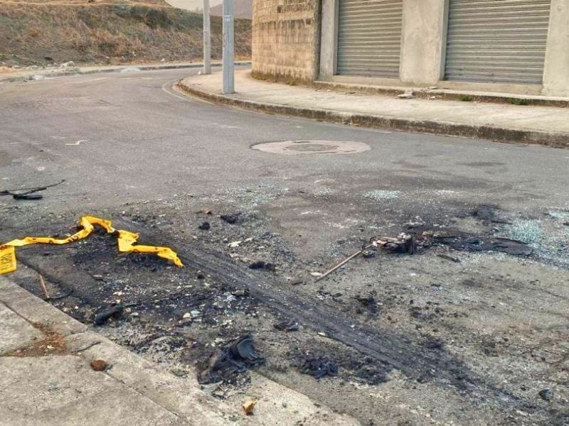 Hallan cadáver desmembrado dentro de auto incinerado en Guayaquil