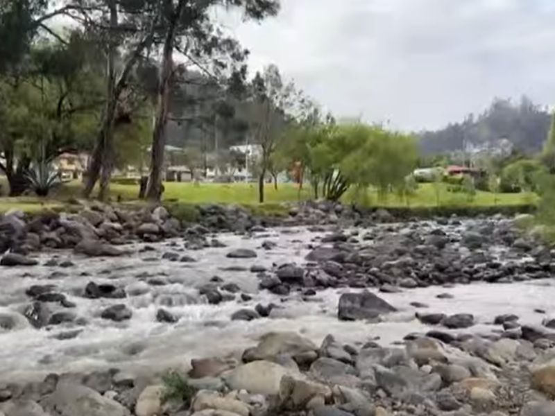 Fuertes lluvias en Cuenca y El Cajas, acompañadas de granizadas 