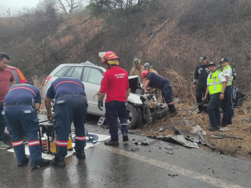 Accidente en la vía Manta-Rocafuerte deja un fallecido y una herida