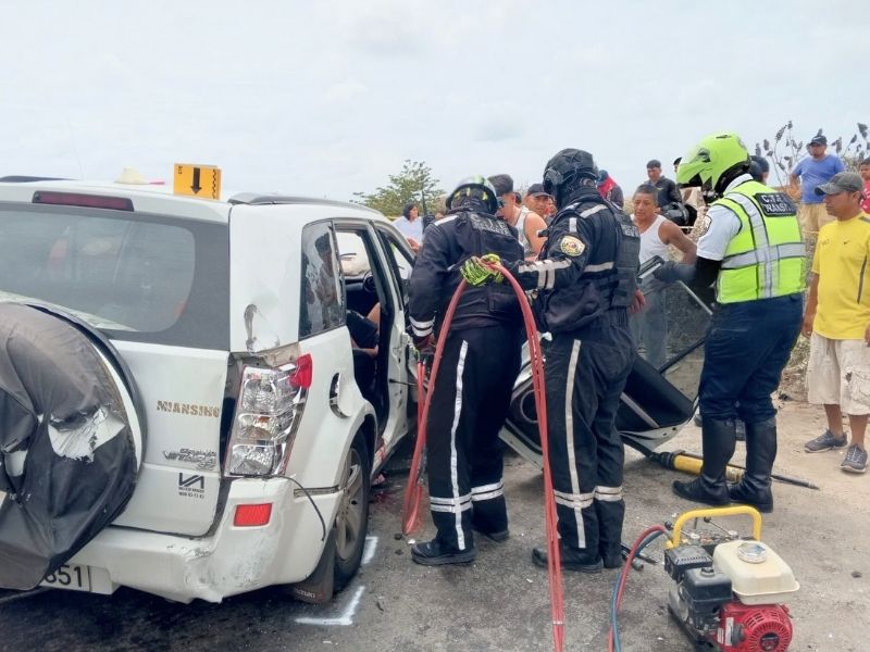 Tragedia en la Vía Perimetral de Santa Elena: tres fallecidos y seis heridos en un choque frontal