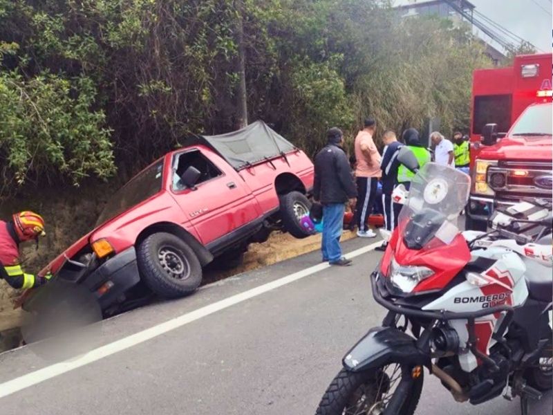 Tragedia en la Autopista General Rumiñahui: un fallecido y seis menores heridos