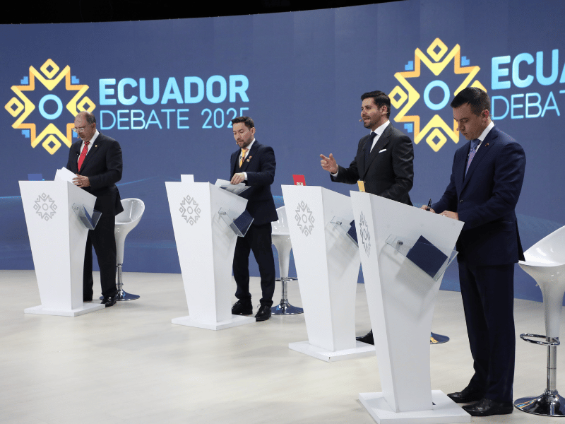 Debate presidencial 2025: 16 candidatos exponen sus propuestas