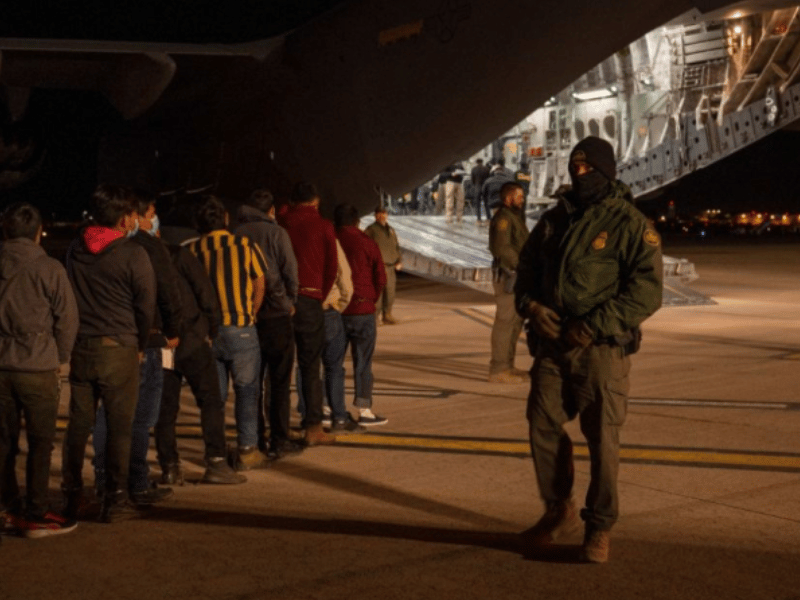 Preocupación por las deportaciones masivas de migrantes ecuatorianos