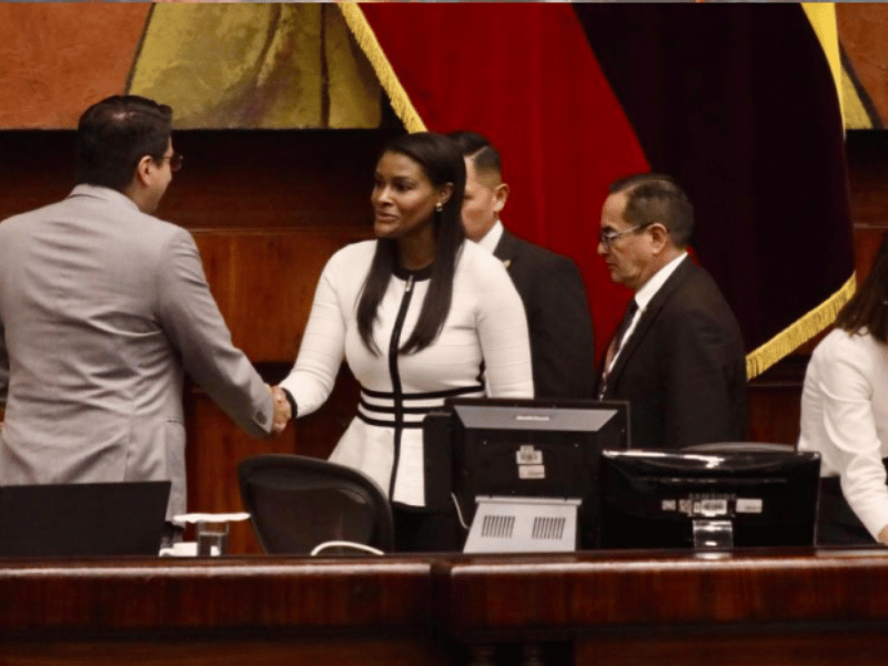 Diana Salazar reaparece para dar su informe de labores en la Asamblea