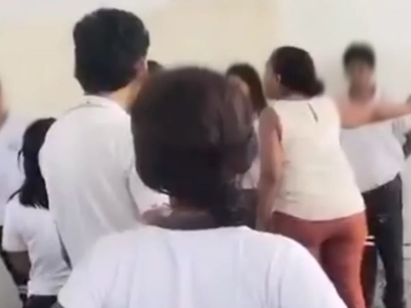 Rectora es separada por gritos y agresión verbal a estudiante en Guayaquil