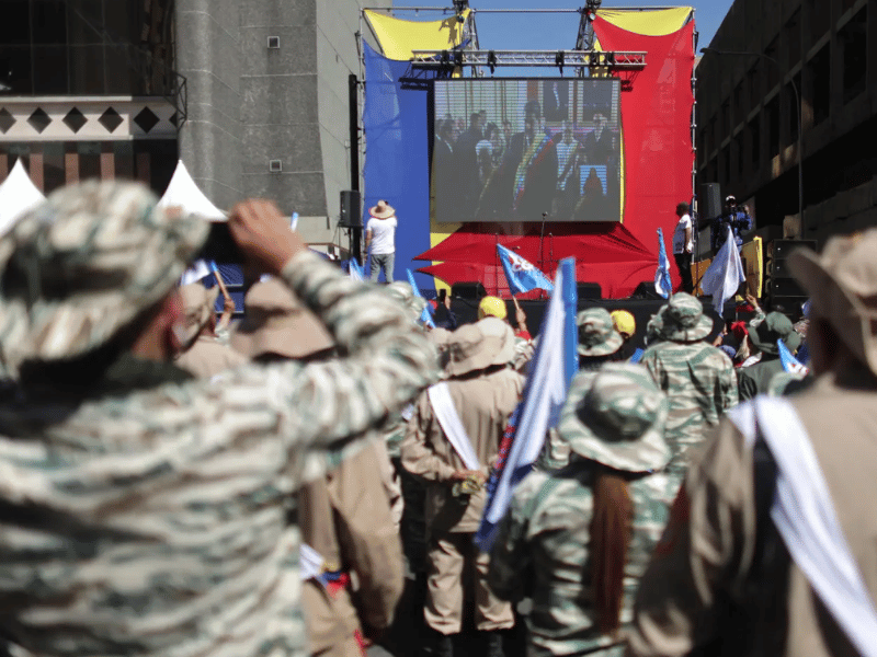 Maduro asume un tercer mandato entre denuncias de ilegitimidad y rechazo internacional