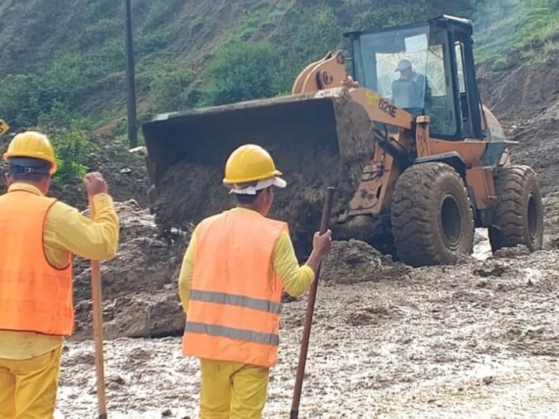 Lluvias causan estragos en Ecuador: cierre de vías y deslizamientos complican la movilidad