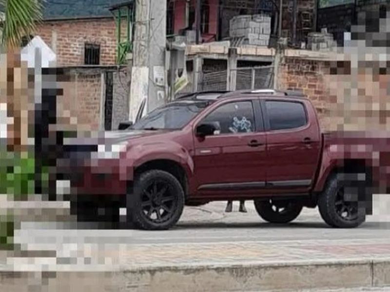 Terror en Manabí: acribillan a una familia en su camioneta, un bebé y su padre murieron