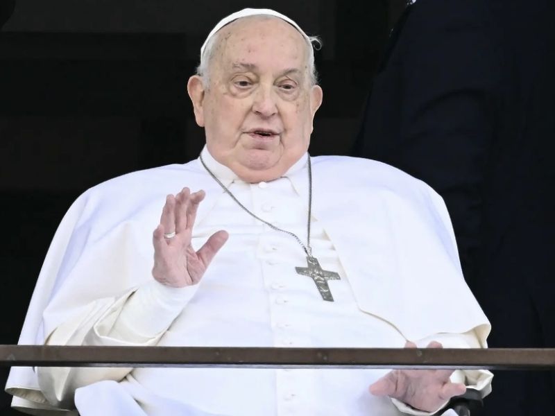 ¡Gracias a todos!: El papa Francisco reaparece en público