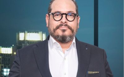 La toga servil: El exjuez constitucional que se arrodilló ante el poder