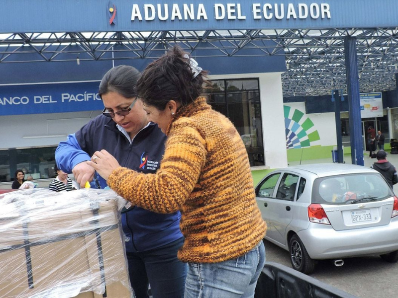 Sandro Castillo asume la Dirección General de la Aduana del Ecuador