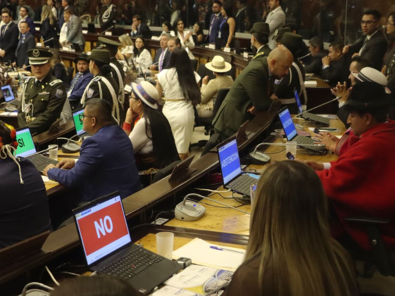 RC rechaza a Salazar en comisión legislativa