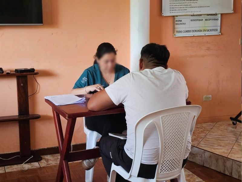 29 víctimas encerradas y golpeadas con un ‘amansa locos’ en centro clandestino de Quito