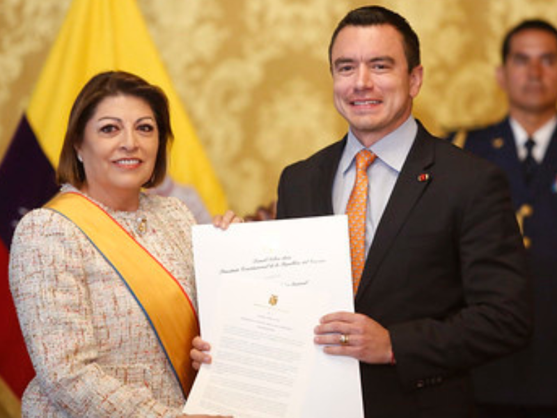 Wilma Andrade recibe la condecoración de la Orden Nacional al Mérito en el Grado de Gran Cruz