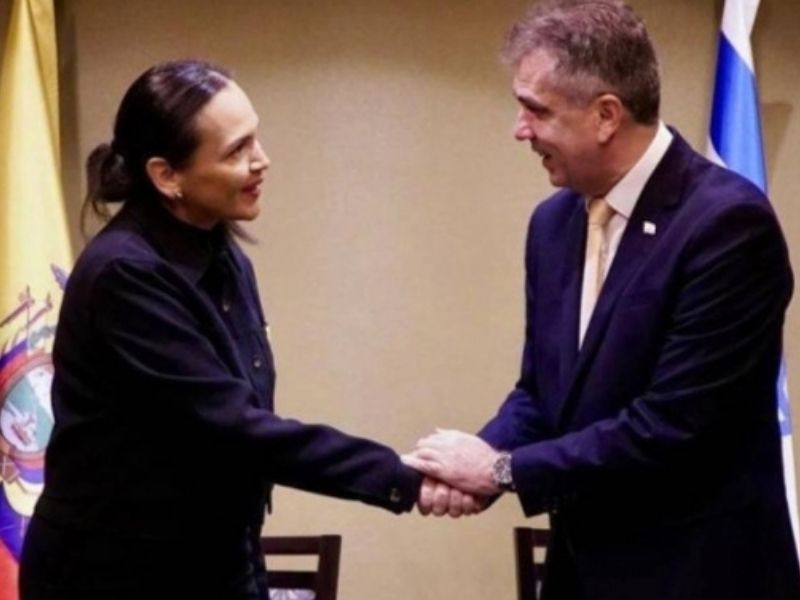 Ecuador firma alianza energética con Israel para modernizar su red y promover energías limpias