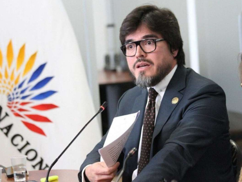 Gasca defiende proyecto urgente para desarticular la economía criminal y mide respaldo legislativo