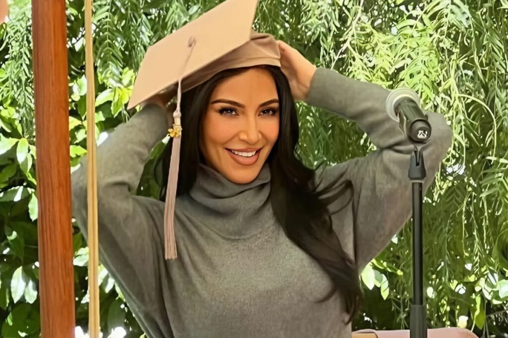 Kim Kardashian culmina estudios de Derecho sin asistir a la universidad