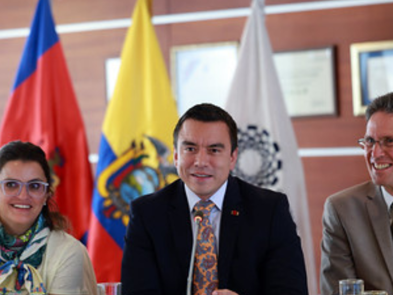 Noboa presenta plan comercial y productivo para generar empleo