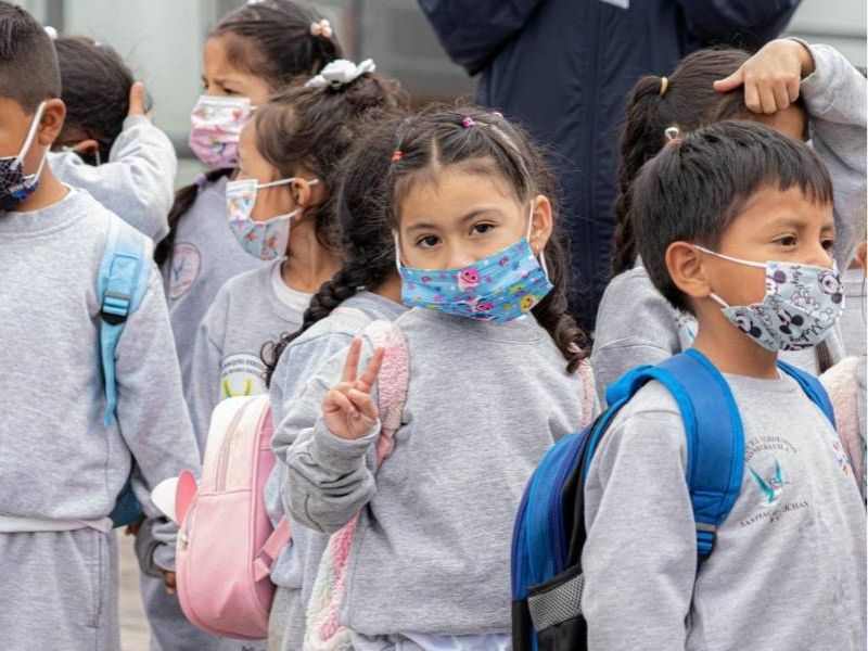 Mascarilla obligatoria por dos meses en escuelas de cuatro provincias ante brote respiratorio