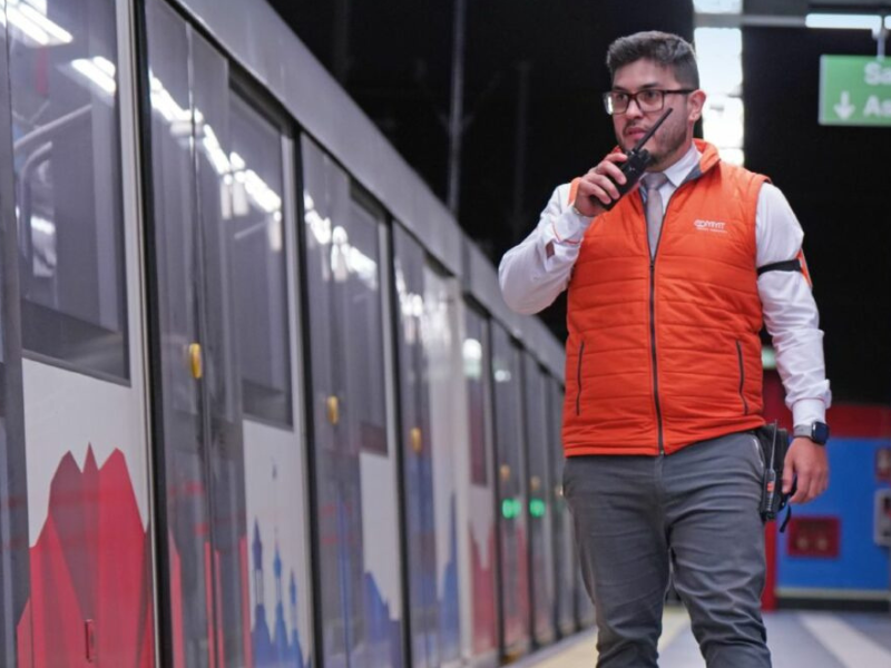 Segundo día de retrasos en el Metro de Quito por fallas en puertas